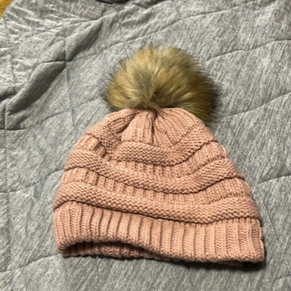 Winter hat - Picture 2 of 2